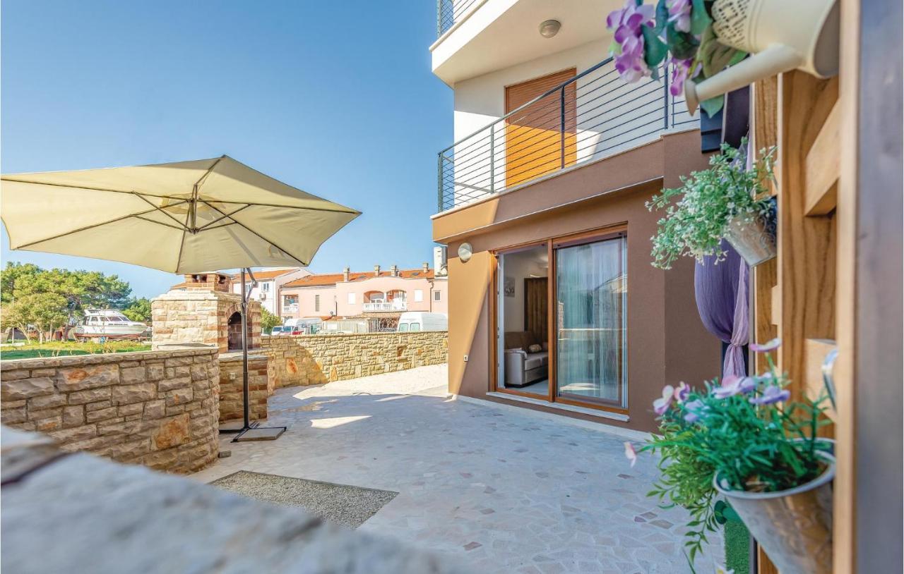 Lovely Apartment In Medulin With Kitchen Exterior photo