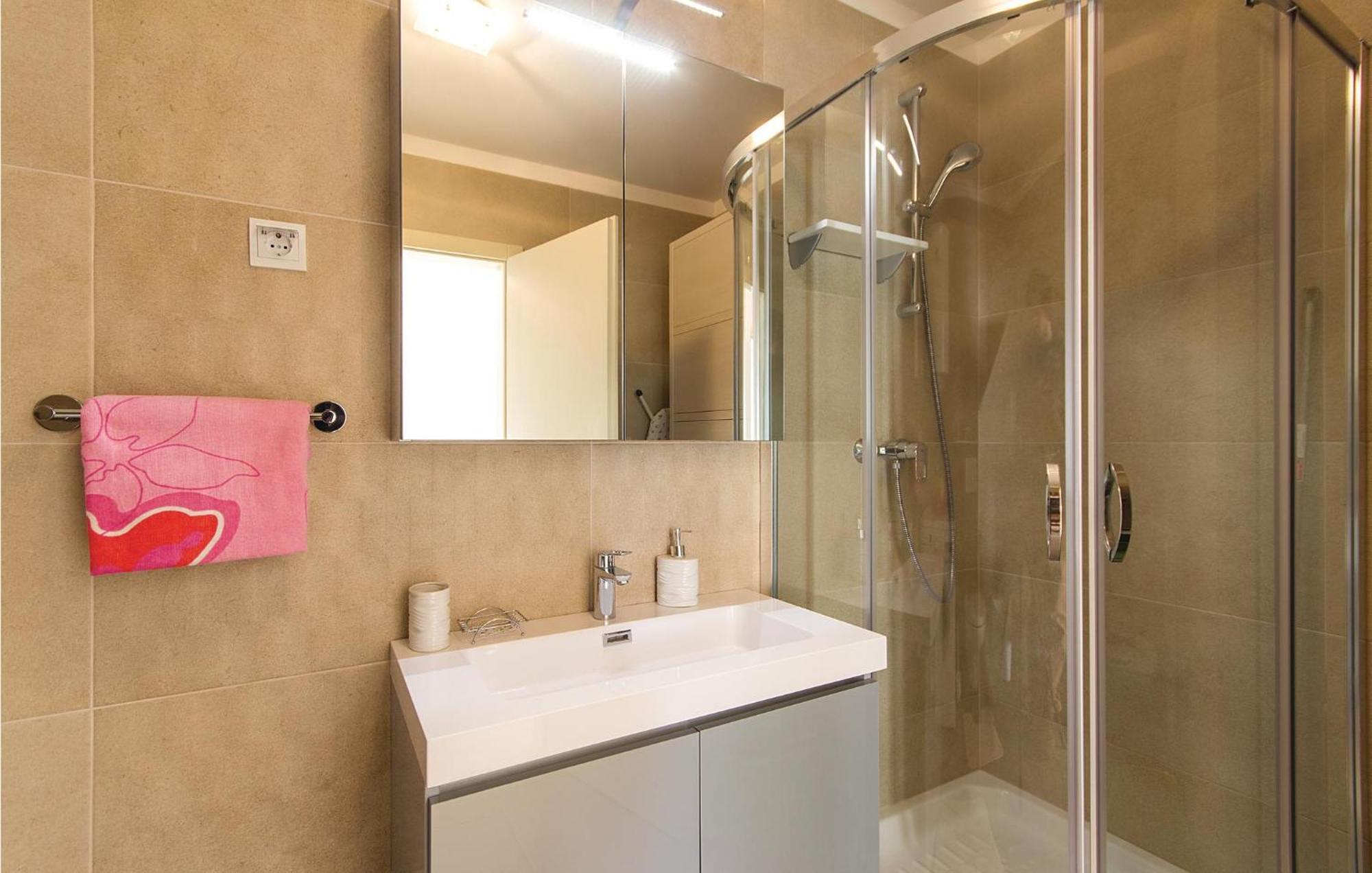 Lovely Apartment In Medulin With Kitchen Exterior photo